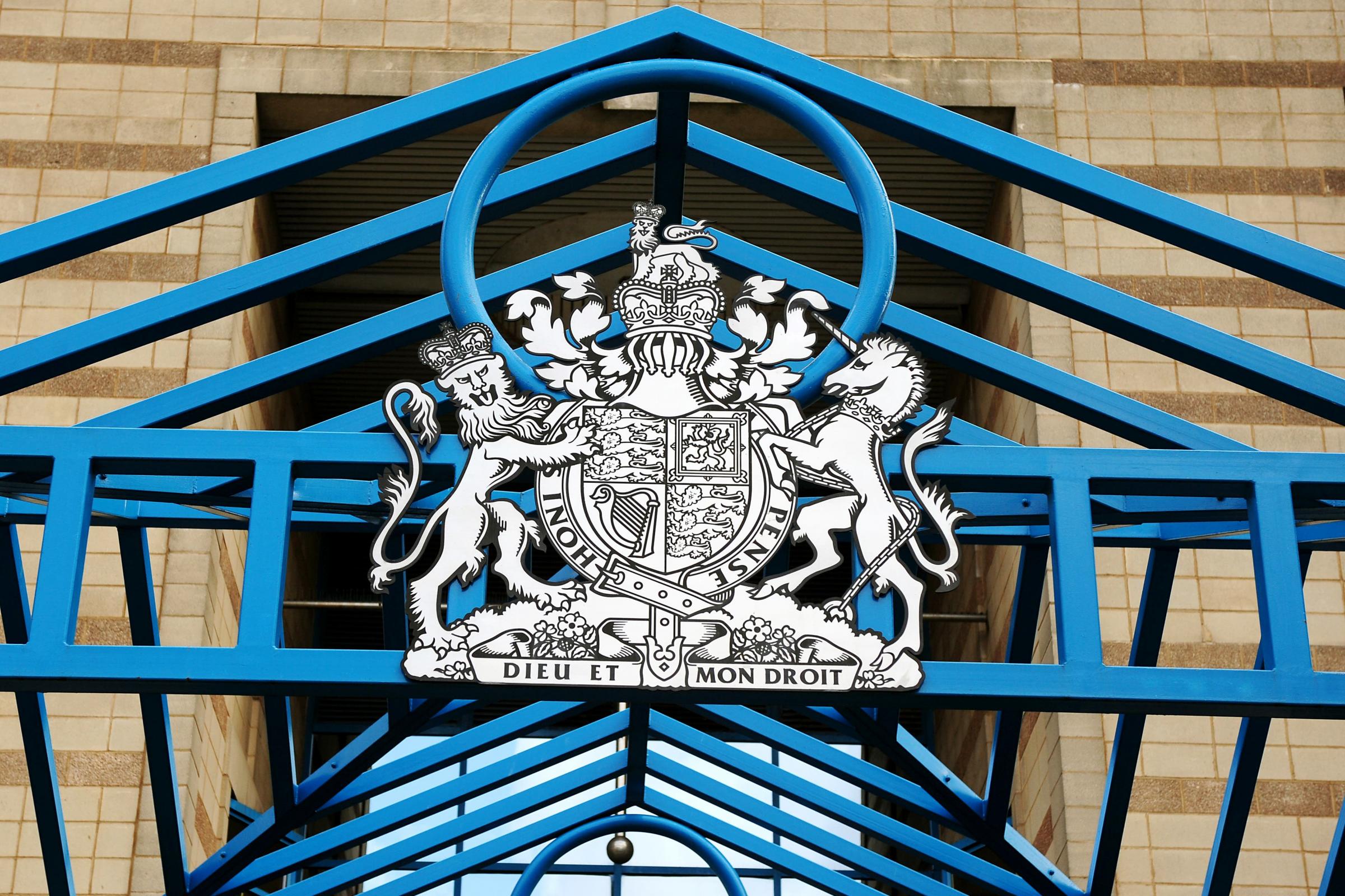 Off-duty constable 'more like a drunk' than a policeman, rape trial told - Vimarsana News