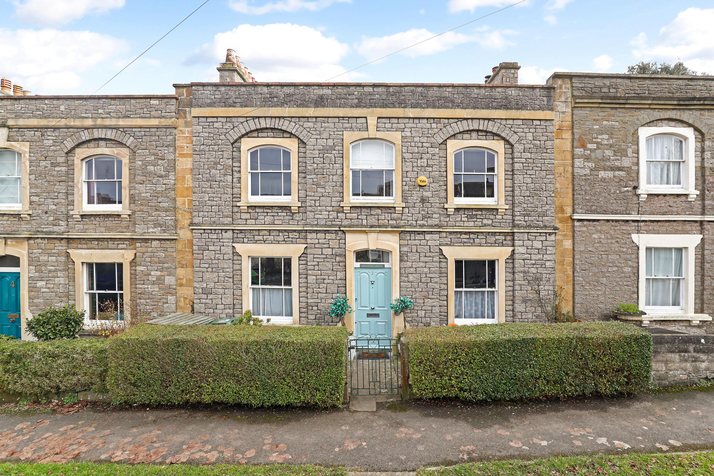 A fine six-bedroom period property for sale in Clevedon - Vimarsana News