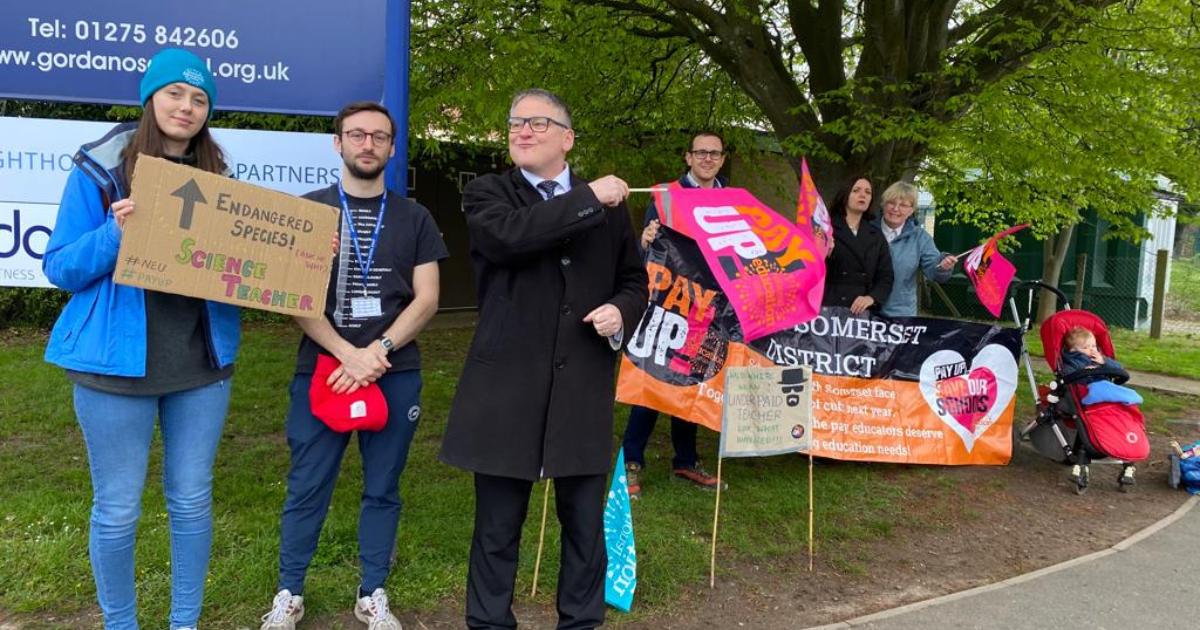 IN PICTURES: Teachers across North Somerset go on strike - Vimarsana News