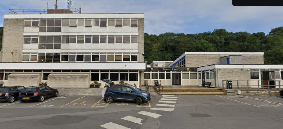 Clevedon School puts up temporary marquees after structural weaknesses - Vimarsana News